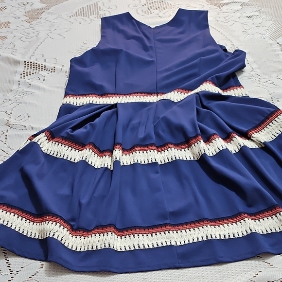 JustFab Navy Blue And Maroon Sleeveless Dress - Picture 6 of 11